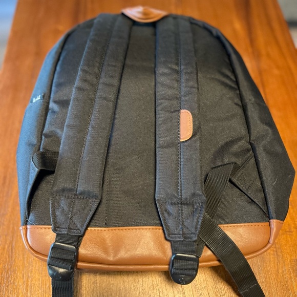 Herschel Supply Company Backpack - Picture 4 of 6